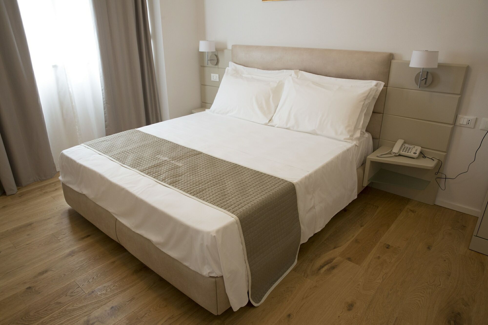 Boutique Hotel Enia ปาล์มเดดเซิร์ท ภายนอก รูปภาพ
