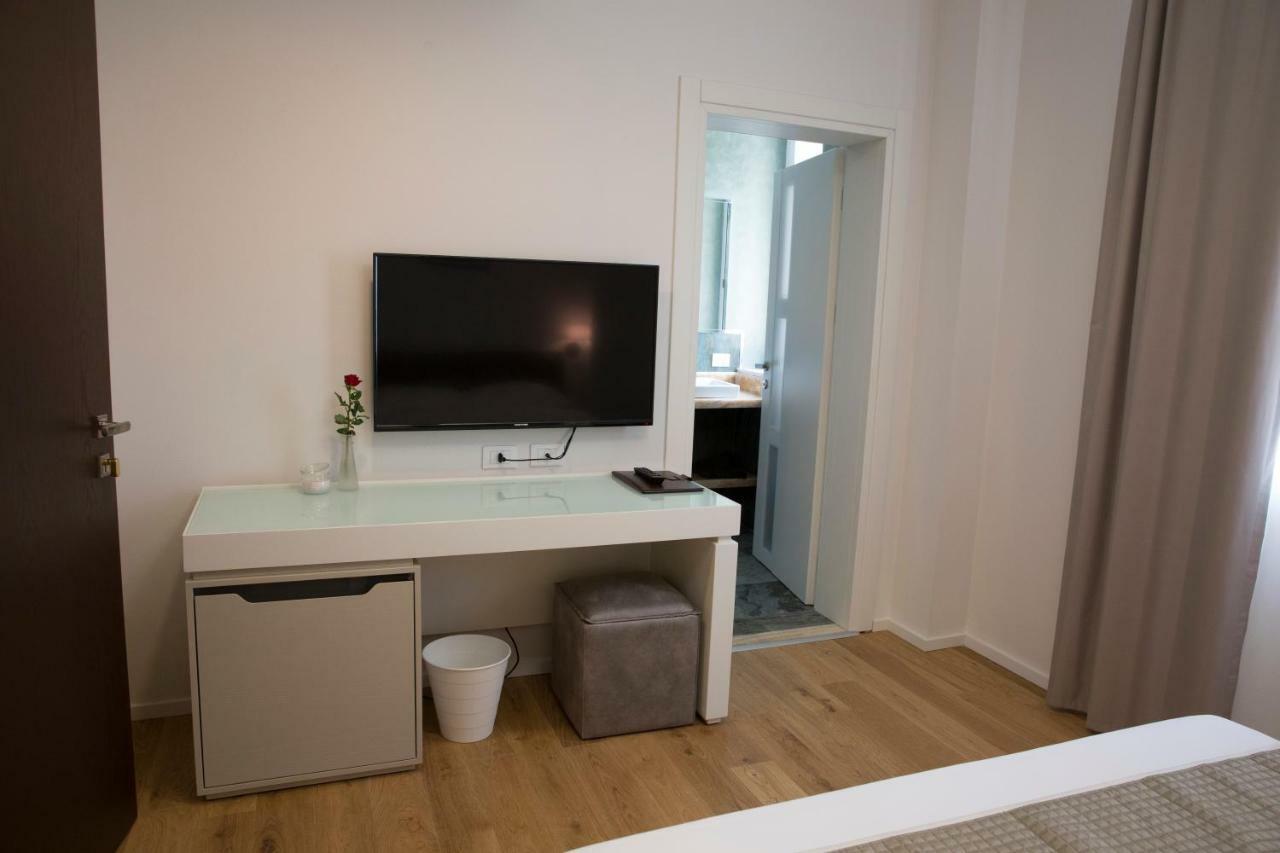 Boutique Hotel Enia ปาล์มเดดเซิร์ท ภายนอก รูปภาพ