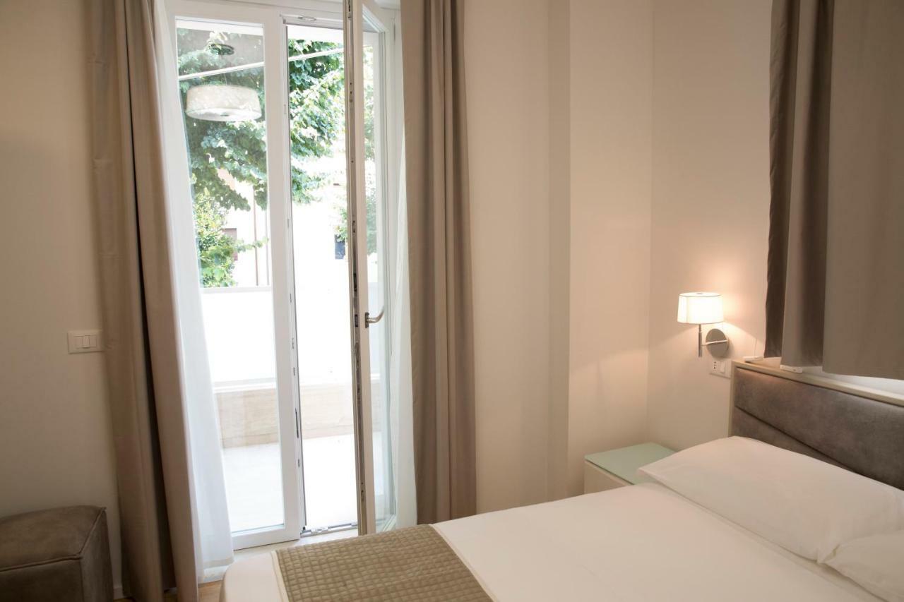 Boutique Hotel Enia ปาล์มเดดเซิร์ท ภายนอก รูปภาพ