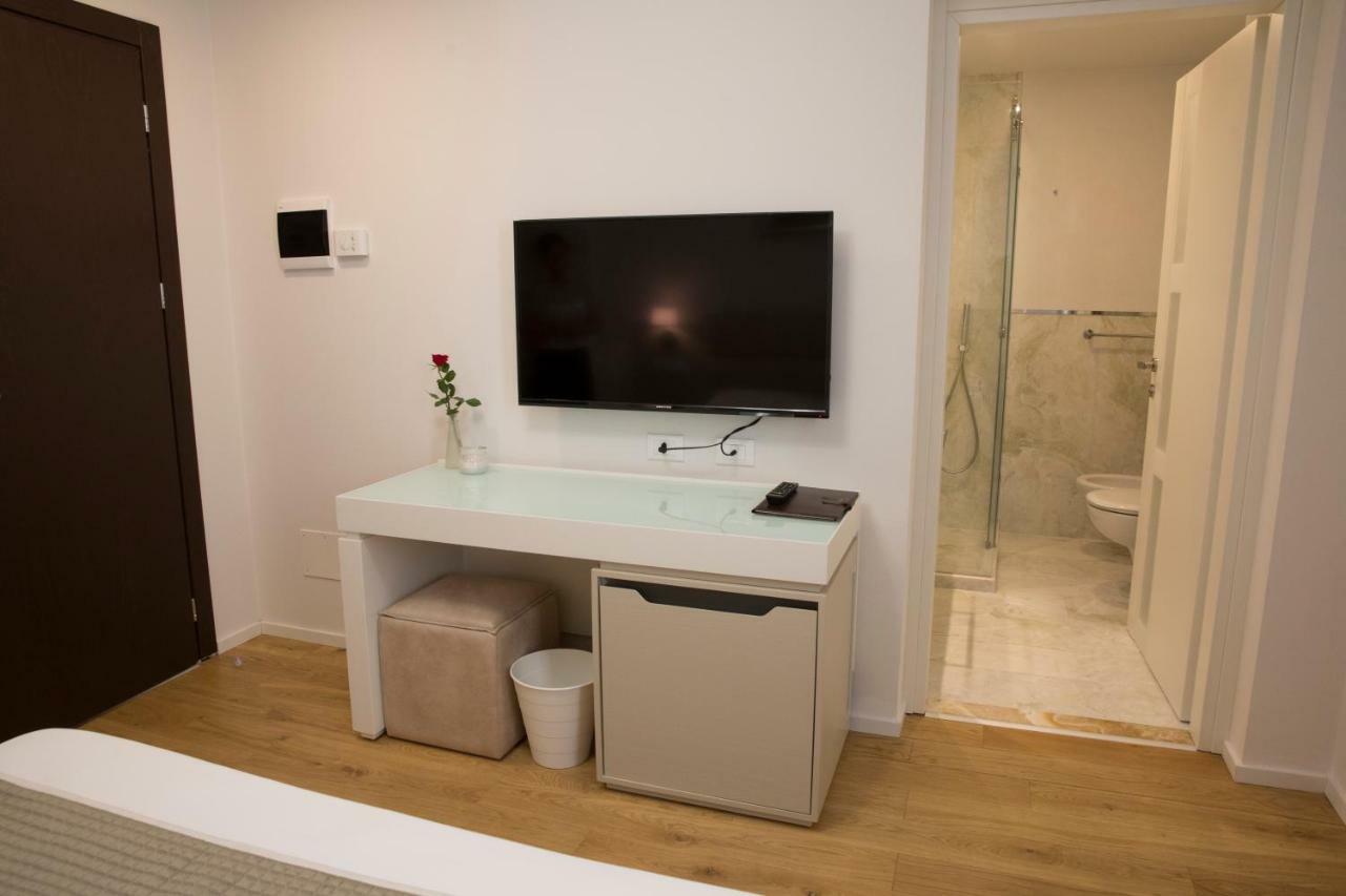 Boutique Hotel Enia ปาล์มเดดเซิร์ท ภายนอก รูปภาพ