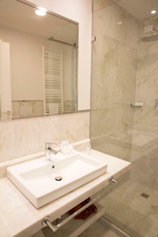 Boutique Hotel Enia ปาล์มเดดเซิร์ท ภายนอก รูปภาพ