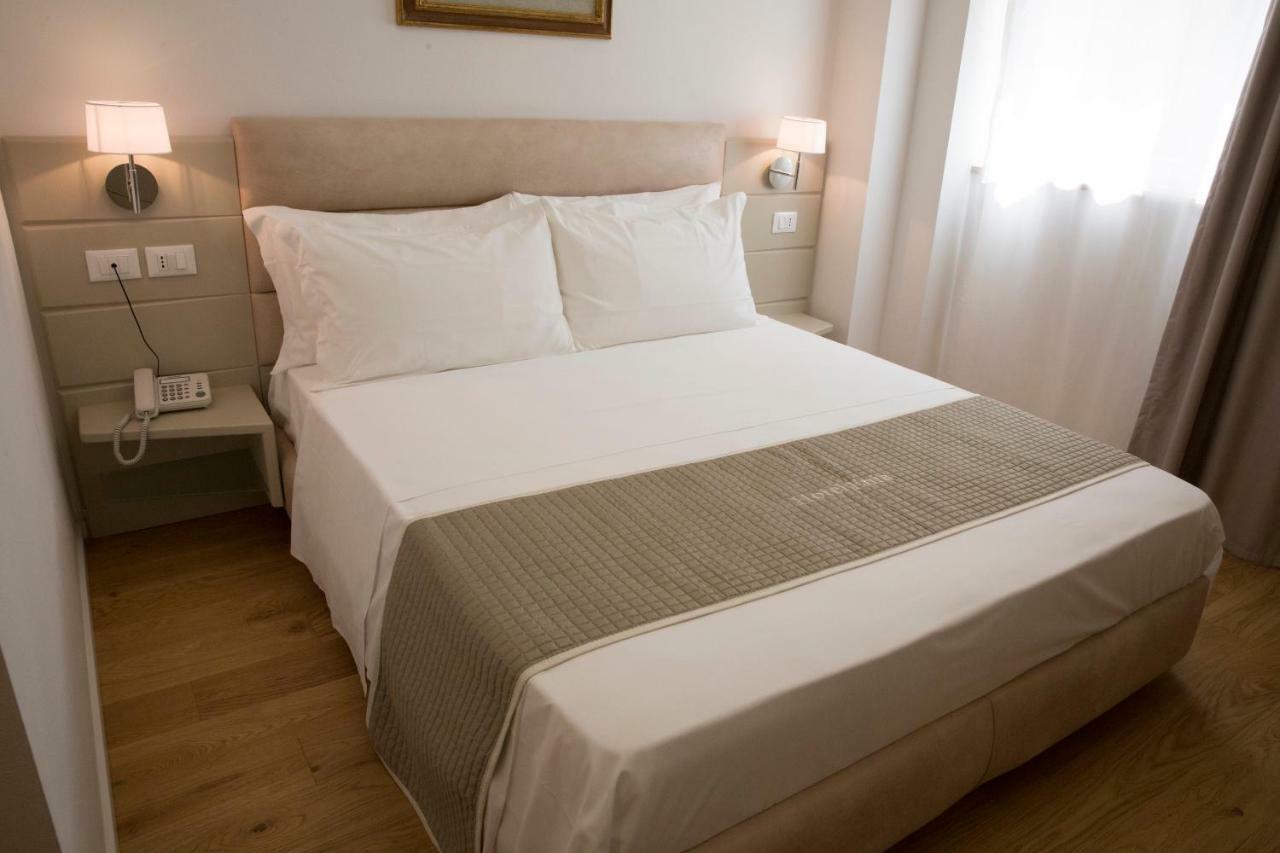 Boutique Hotel Enia ปาล์มเดดเซิร์ท ภายนอก รูปภาพ