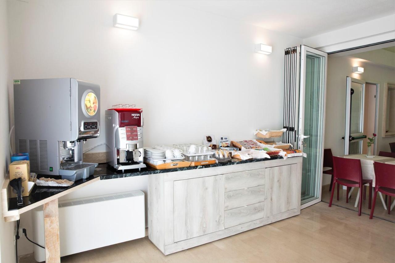 Boutique Hotel Enia ปาล์มเดดเซิร์ท ภายนอก รูปภาพ